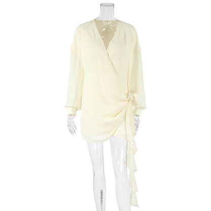 Beautifully Finished Dress in a Timeless Design