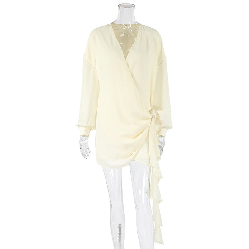 Beautifully Finished Dress in a Timeless Design