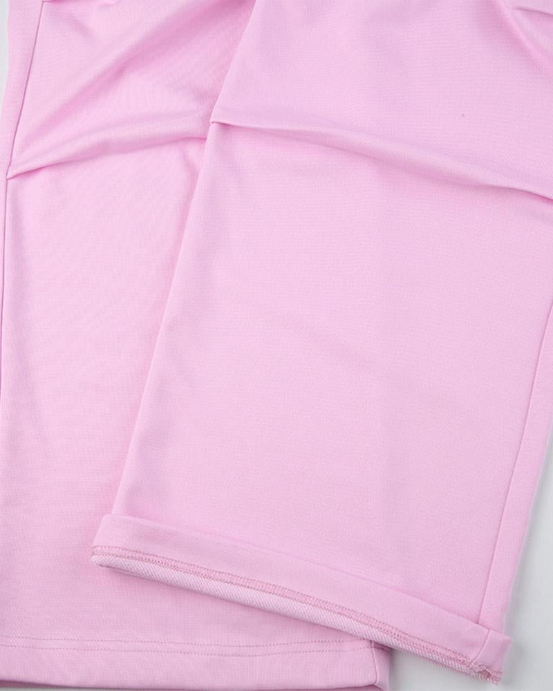 Effortlessly Elegant Pants with a Timeless Design