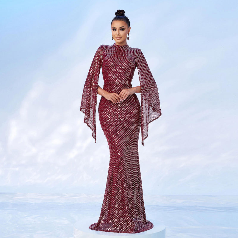 Well Tailored Dress with a Graceful Silhouette