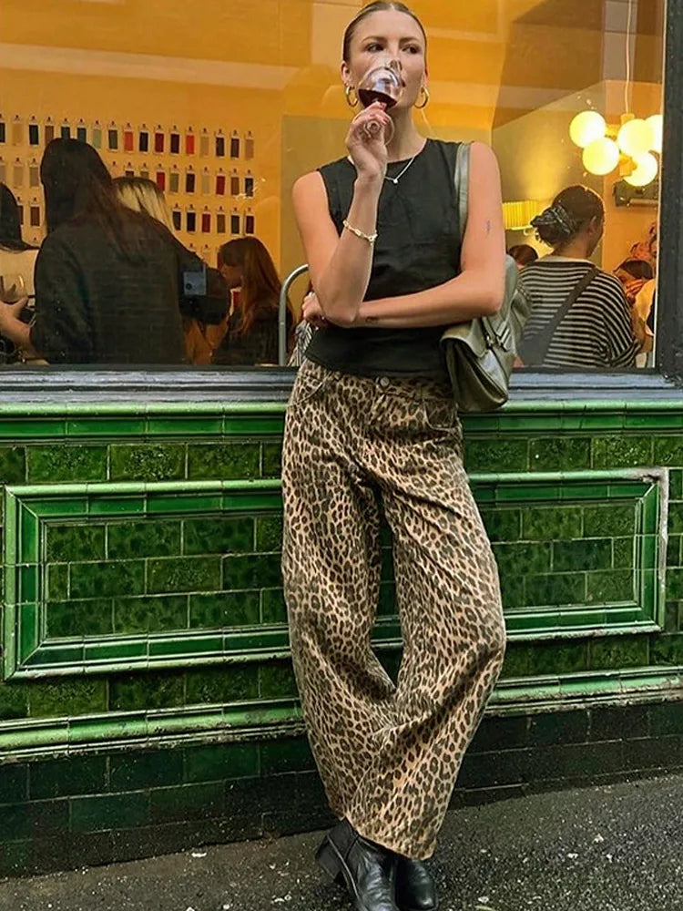 Sophisticated Pants with a Clean Classic Look