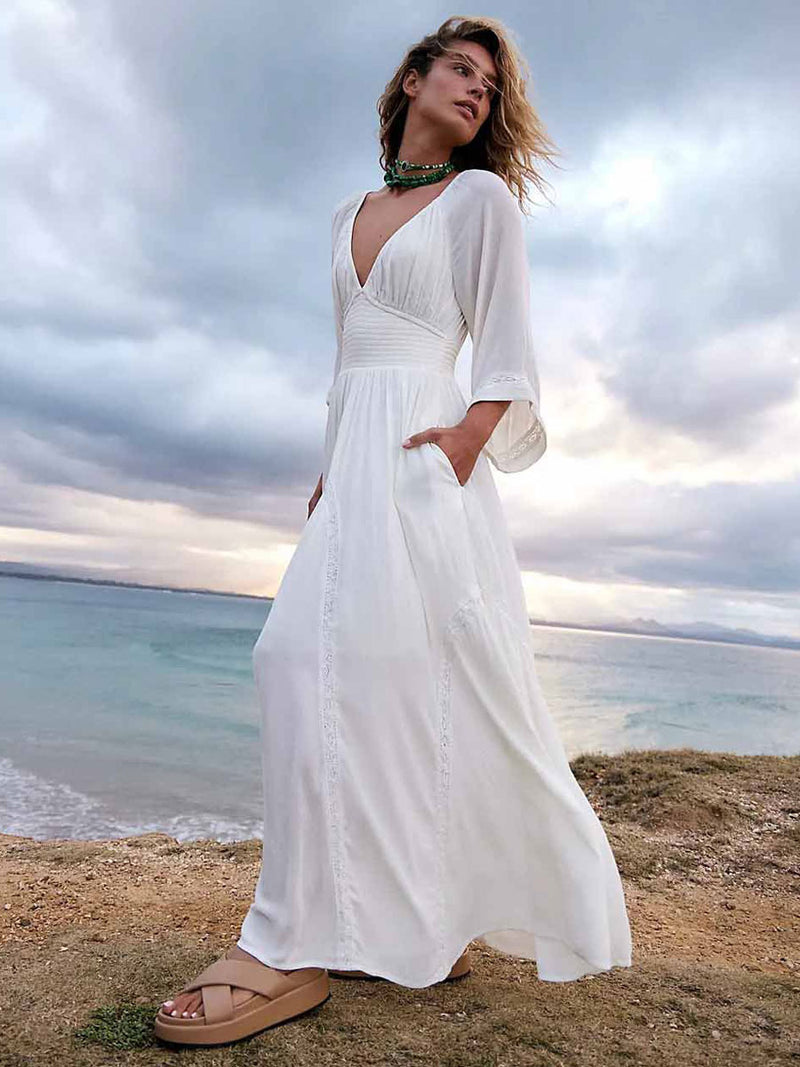 Sophisticated Dress with a Clean Classic Look