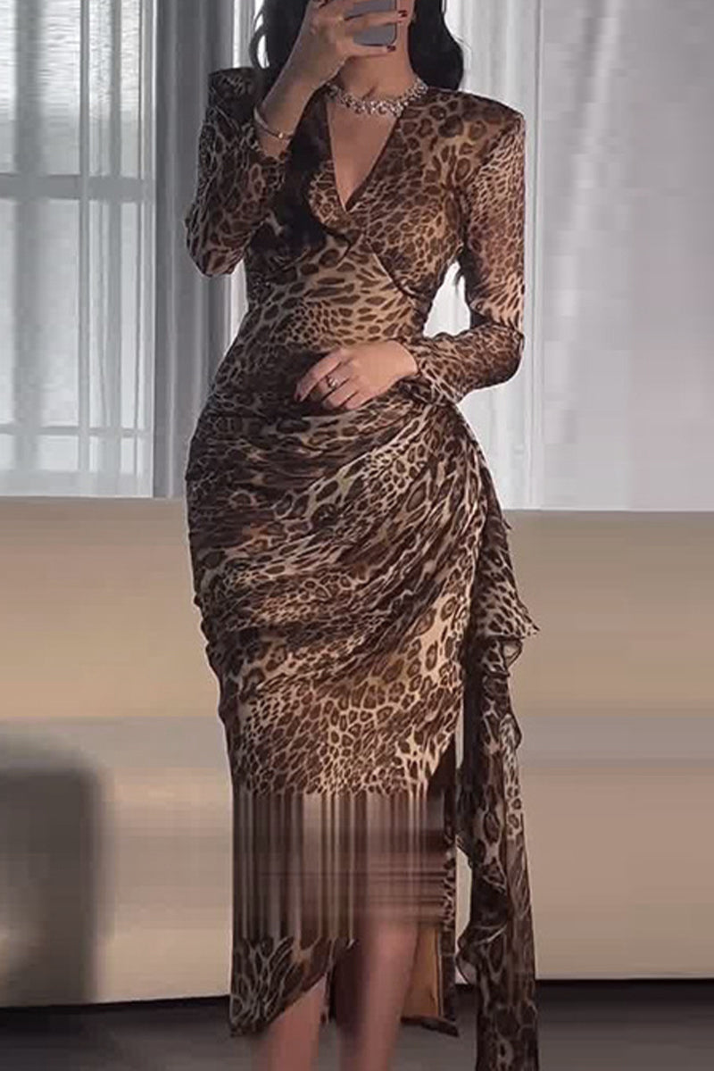 Well Tailored Dress with a Graceful Silhouette