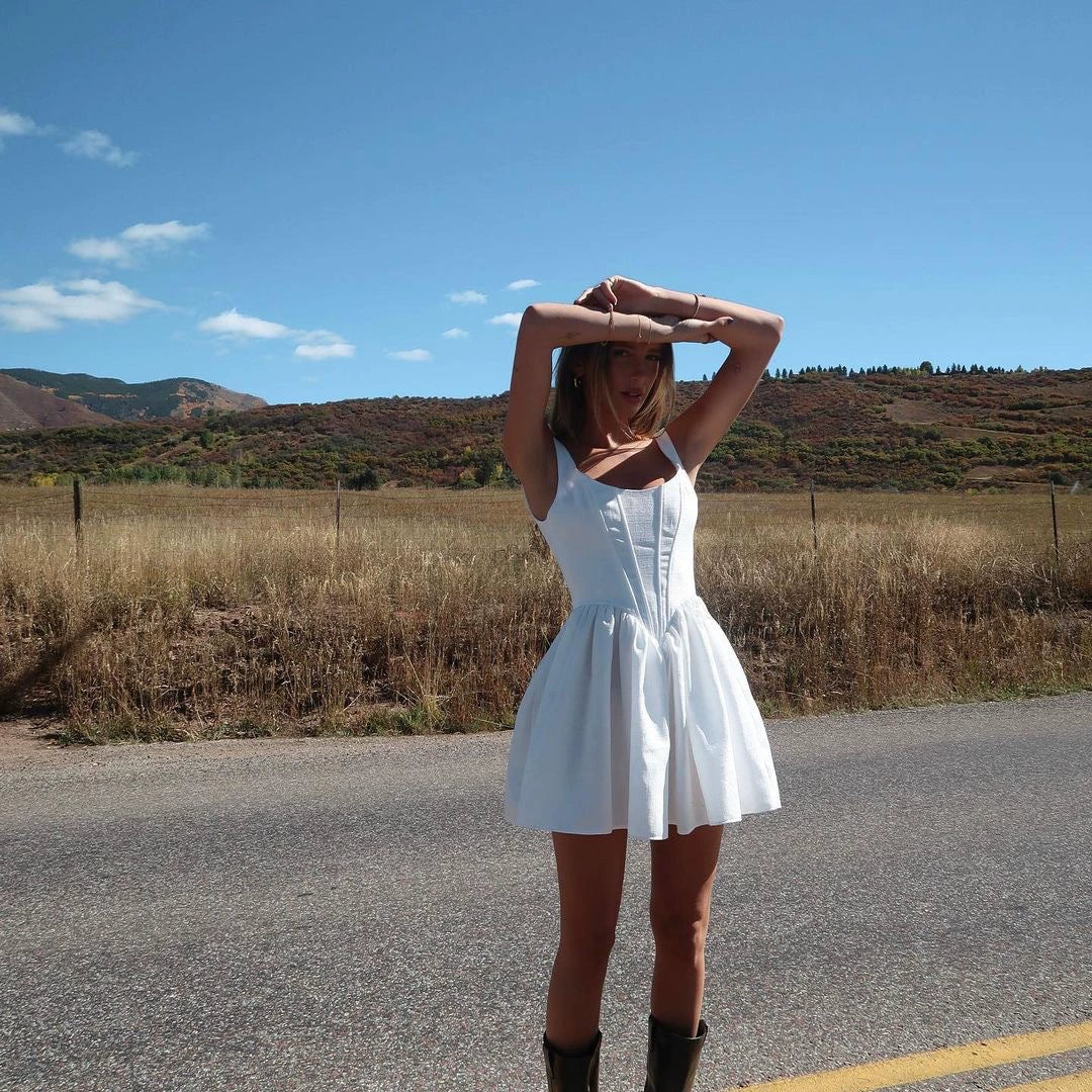 Classic Vintage Dress with a Flattering Fit