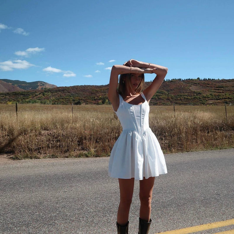 Classic Vintage Dress with a Flattering Fit