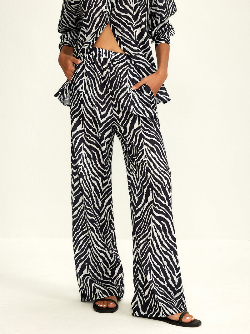 Gracefully Styled Pants for Any Occasion
