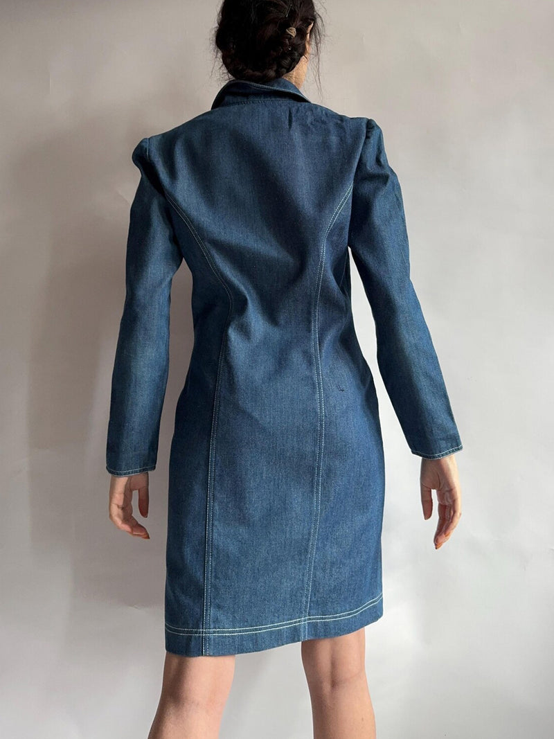 Classic Vintage Dress with a Flattering Fit