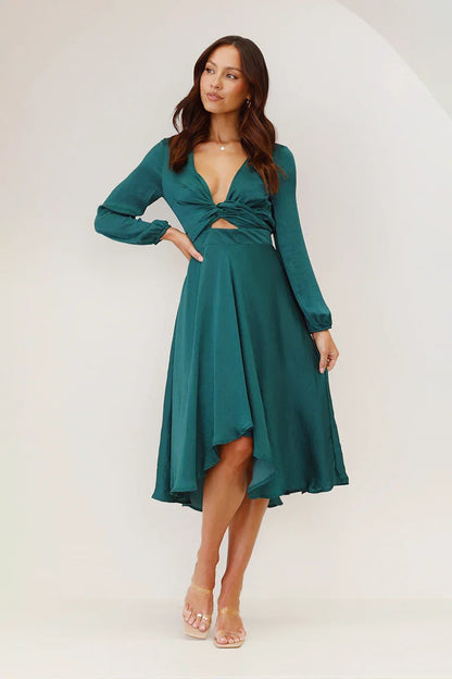 Effortlessly Elegant Dress with a Timeless Design