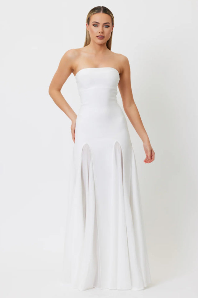Effortlessly Elegant Dress with a Timeless Design