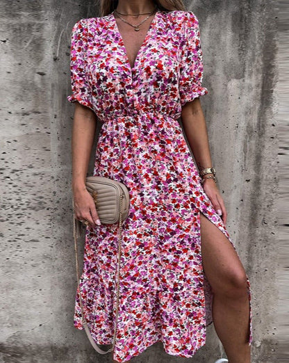 Classic Vintage Dress with a Flattering Fit