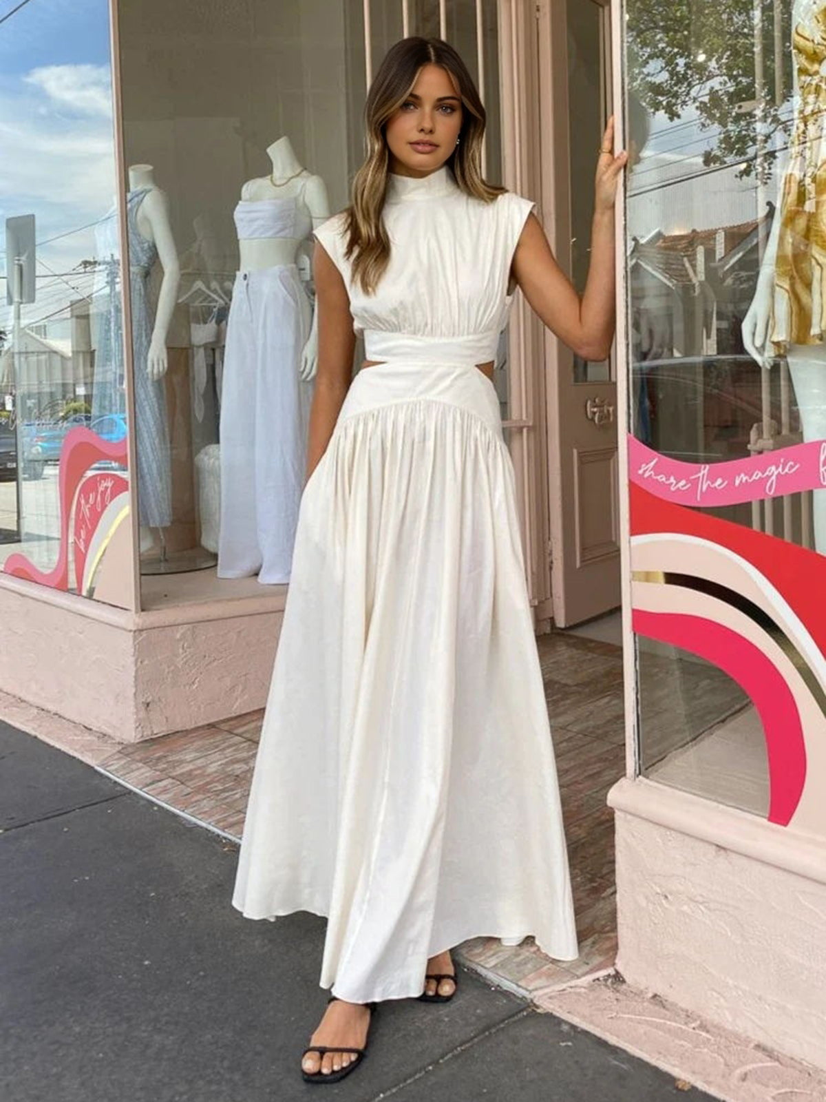 Gracefully Styled Dress for Any Occasion