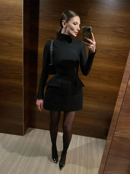 Well Tailored Dress with a Graceful Silhouette