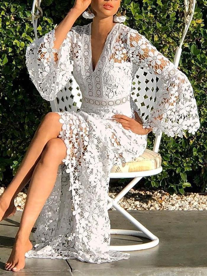 Beautifully Finished Dress in a Timeless Design