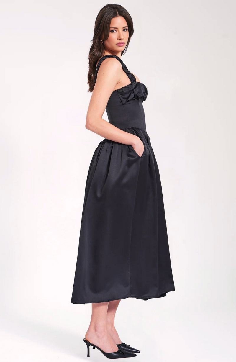 Classic Vintage Dress with a Flattering Fit