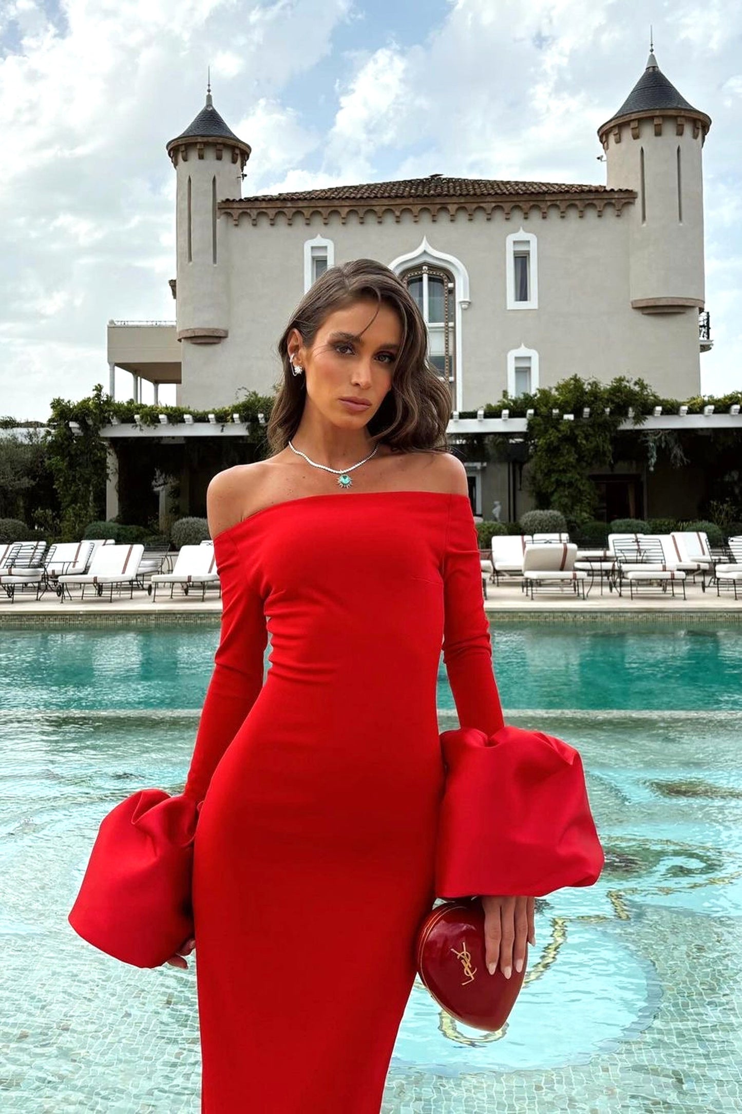 Beautifully Finished Dress in a Timeless Design
