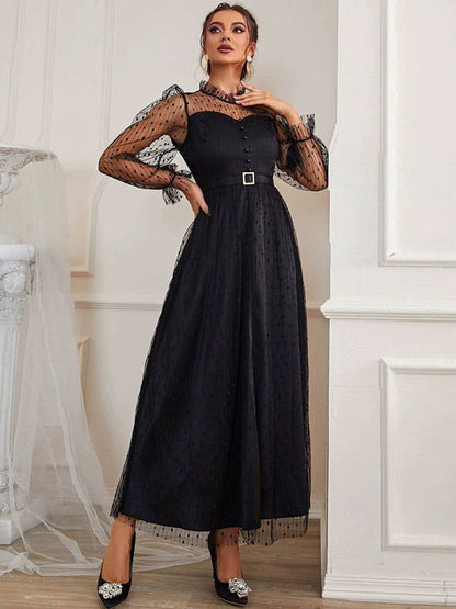 Effortlessly Elegant Dress with a Timeless Design