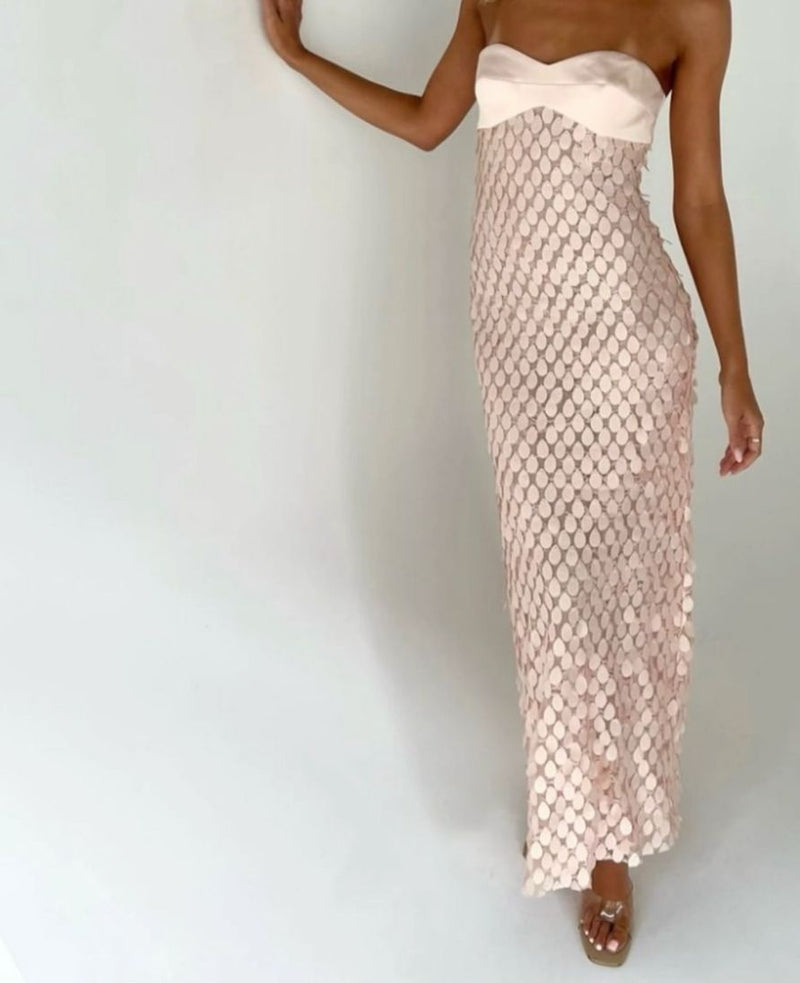 Beautifully Crafted Dress in a Classic Style