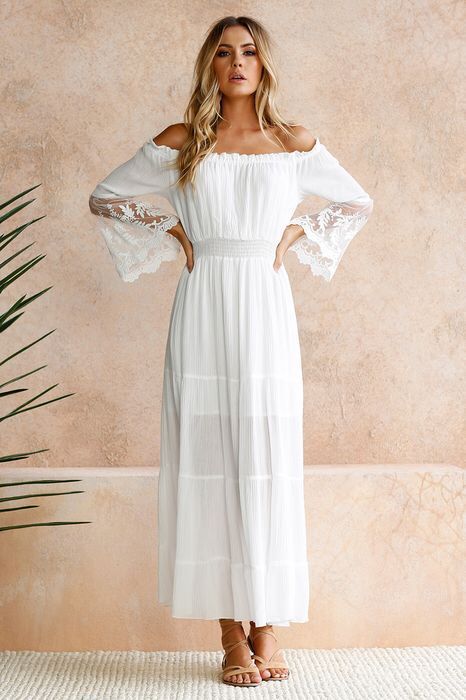 Beautifully Finished Dress in a Timeless Design