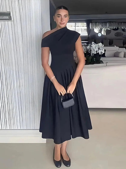 Gracefully Styled Dress for Any Occasion