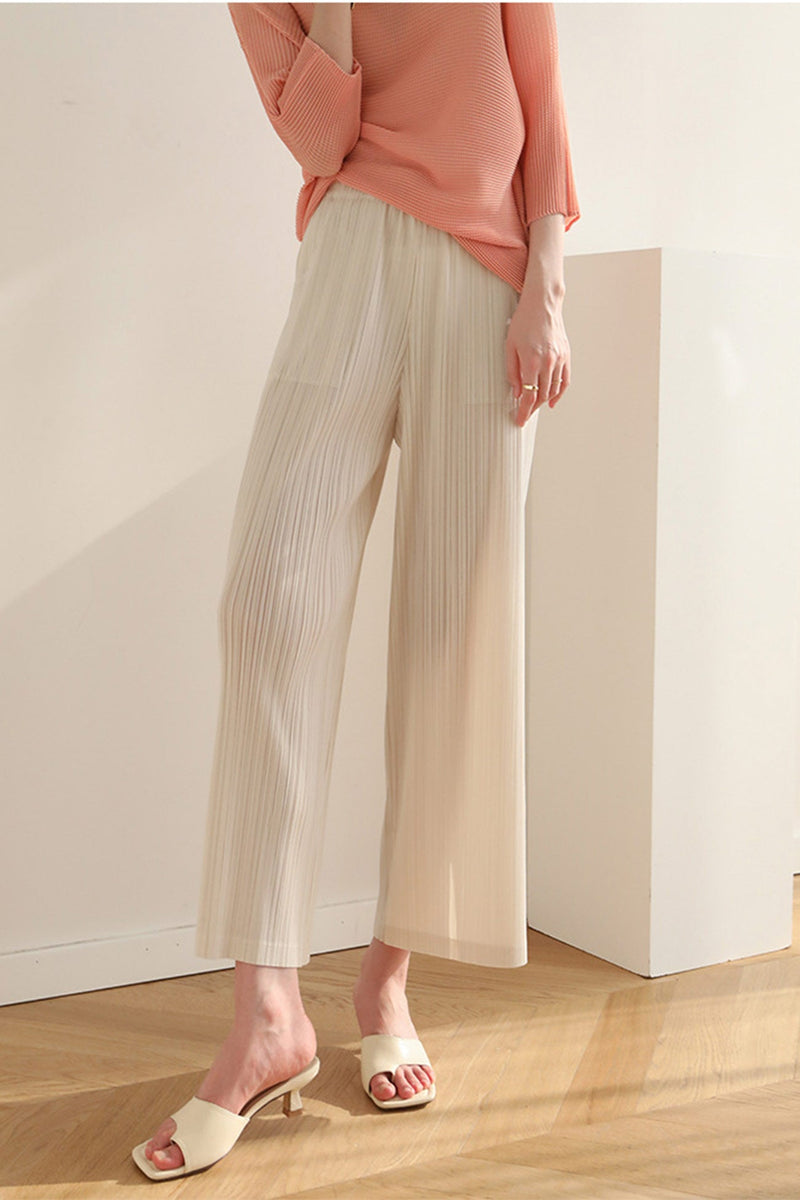 Classic Vintage Pants with a Flattering Fit