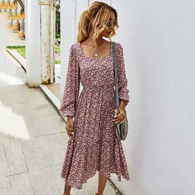 Well Tailored Dress with a Graceful Silhouette
