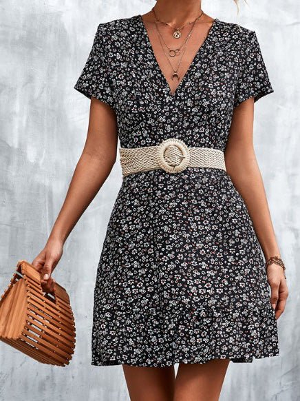 Beautifully Finished Dress in a Timeless Design