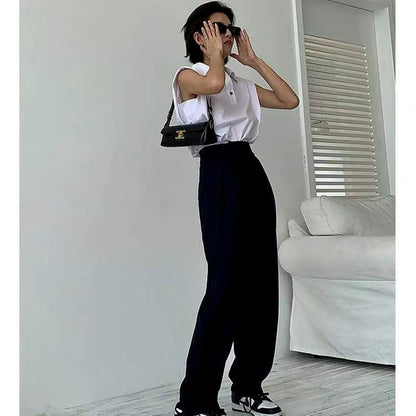 Effortlessly Elegant Pants with a Timeless Design