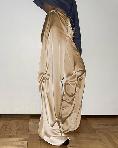 Effortlessly Elegant Pants with a Timeless Design