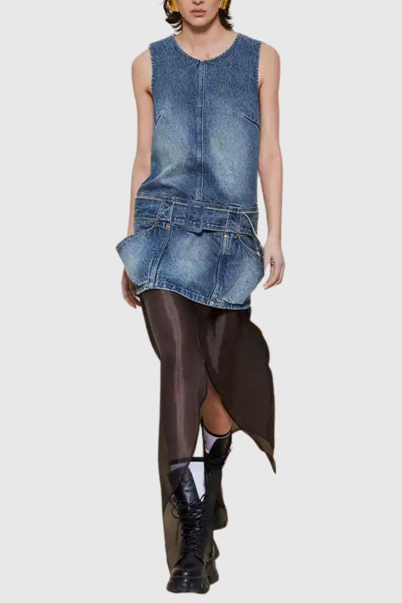 Beautifully Crafted Dress in a Classic Style