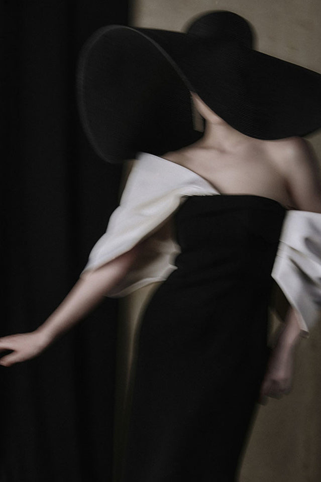 Well Tailored Dress with a Graceful Silhouette