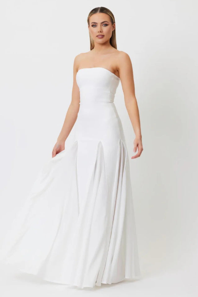 Effortlessly Elegant Dress with a Timeless Design