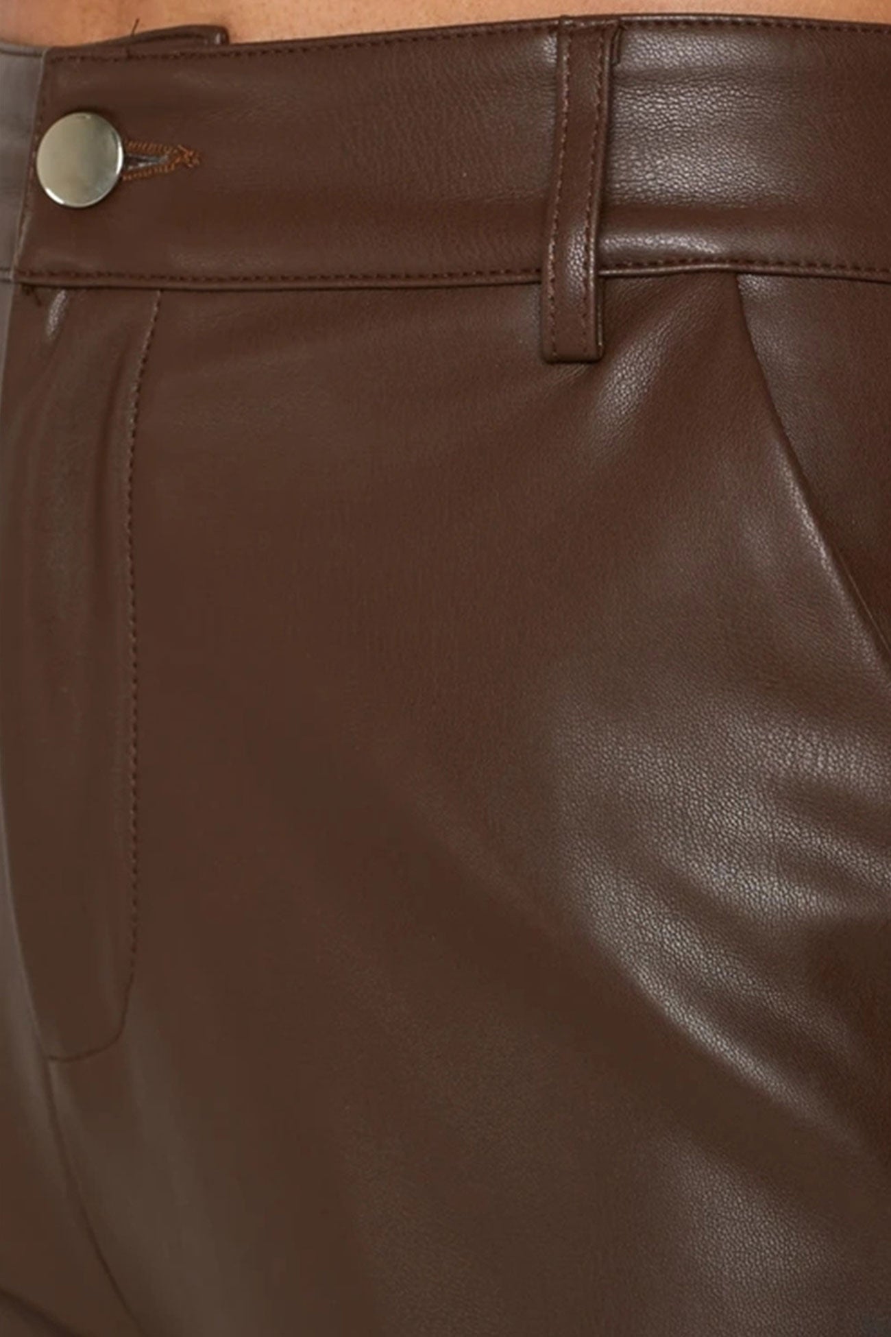 Elegantly Styled Pants for Everyday Wear