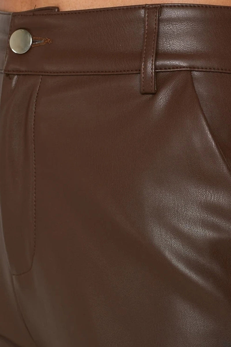 Elegantly Styled Pants for Everyday Wear
