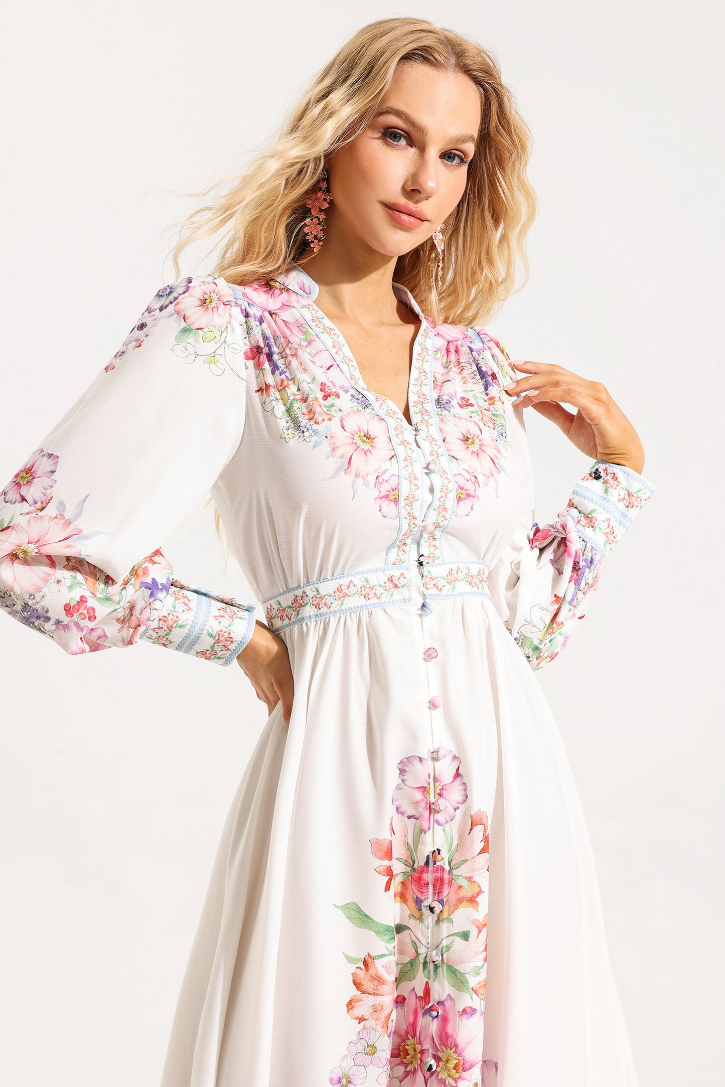 Gracefully Styled Dress for Any Occasion