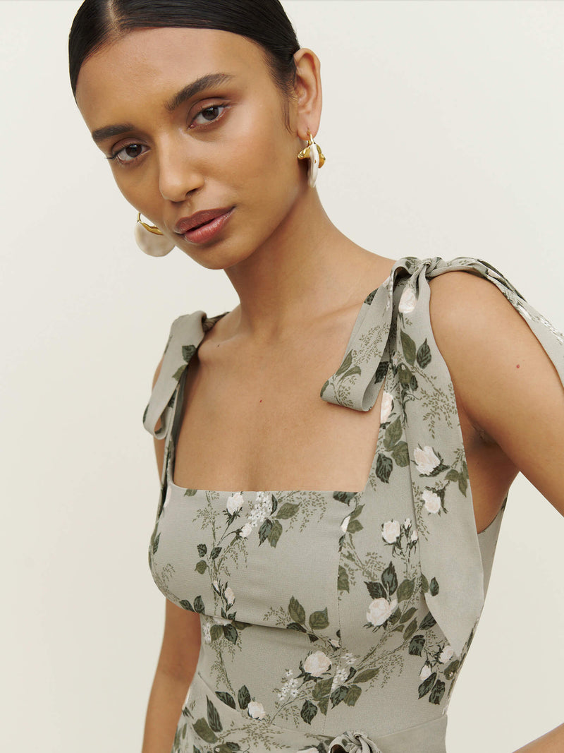 Classic Vintage & Enduringly Stylish Dress