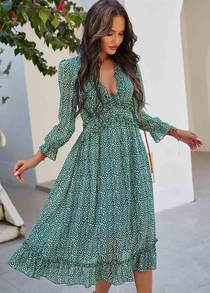 Classic Vintage Dress with a Flattering Fit
