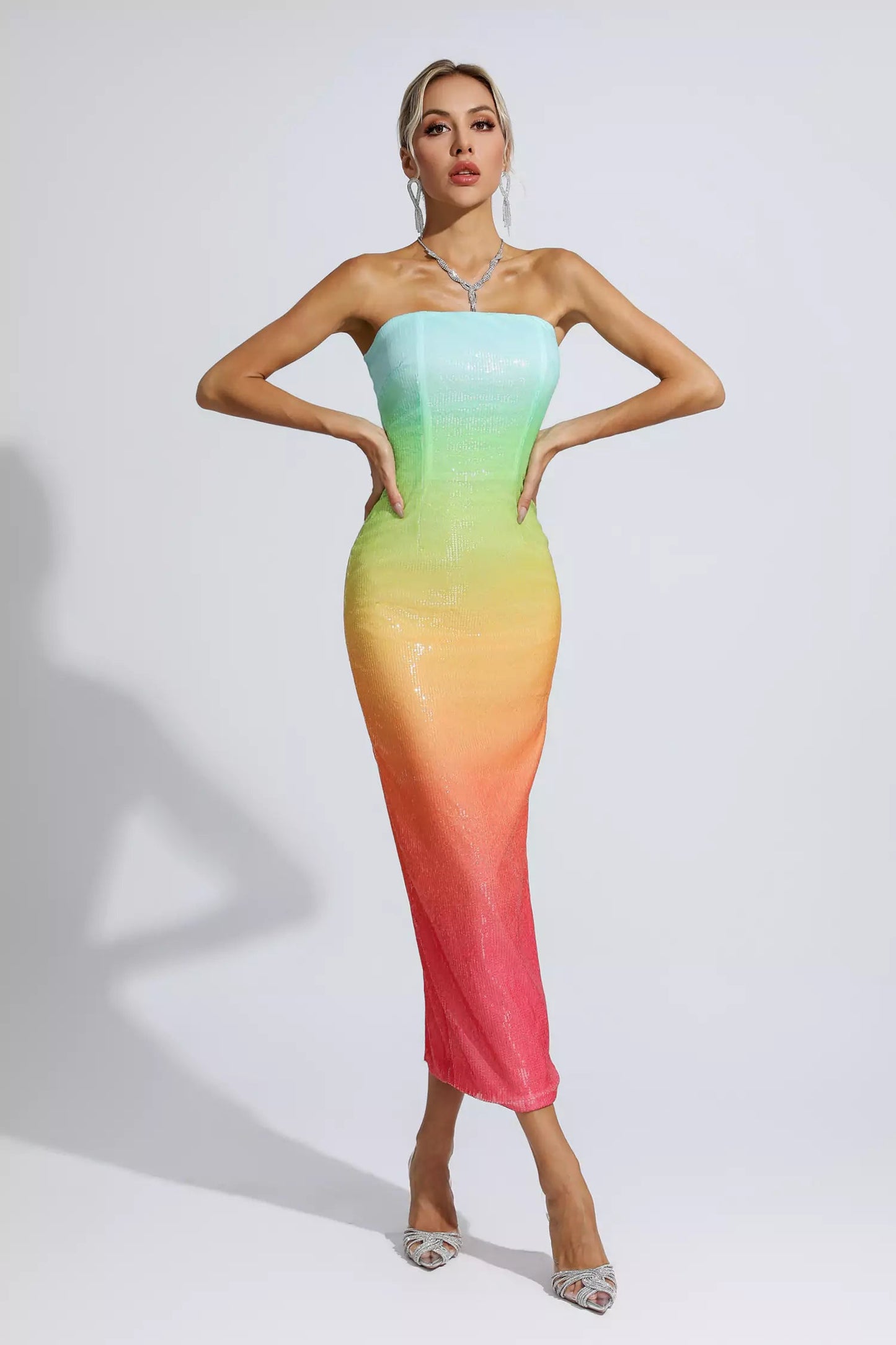 Effortlessly Elegant Dress with a Timeless Design