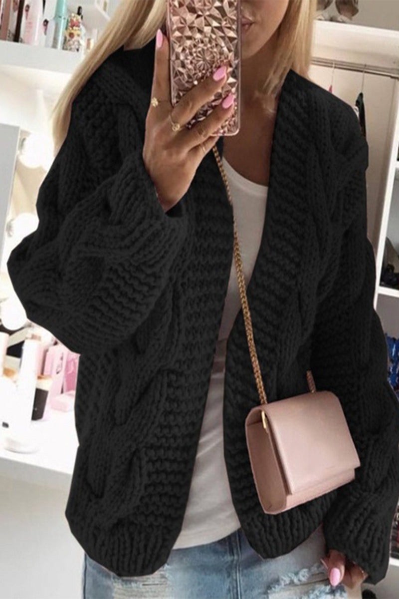 Effortlessly Elegant Sweater with a Timeless Design