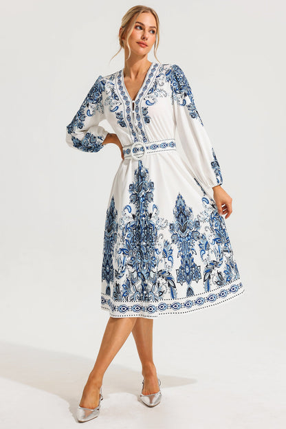 Classic Vintage Dress with a Flattering Fit