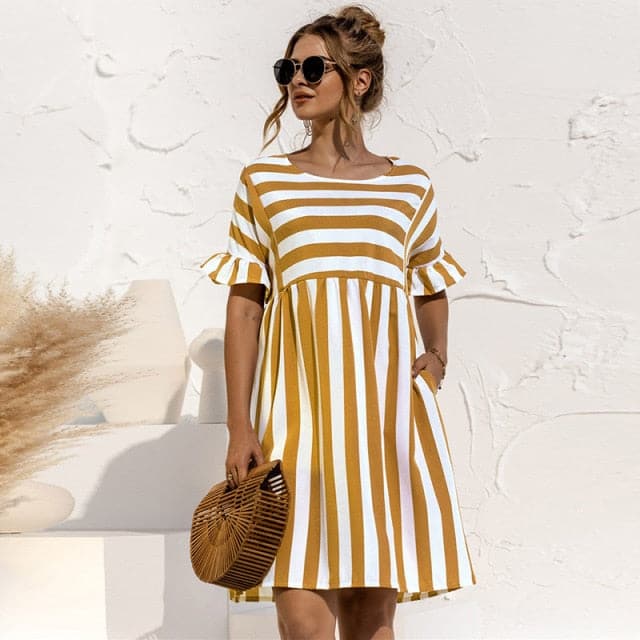 Effortlessly Elegant Dress with a Timeless Design
