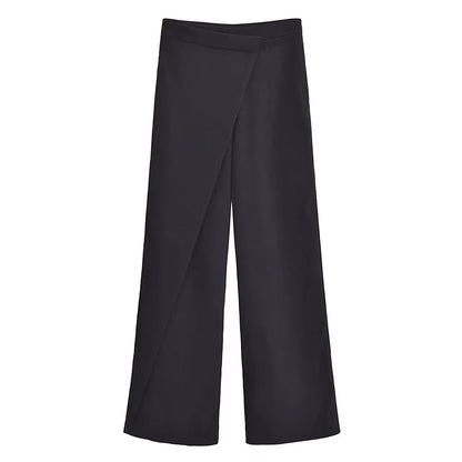 Effortlessly Elegant Pants with a Timeless Design