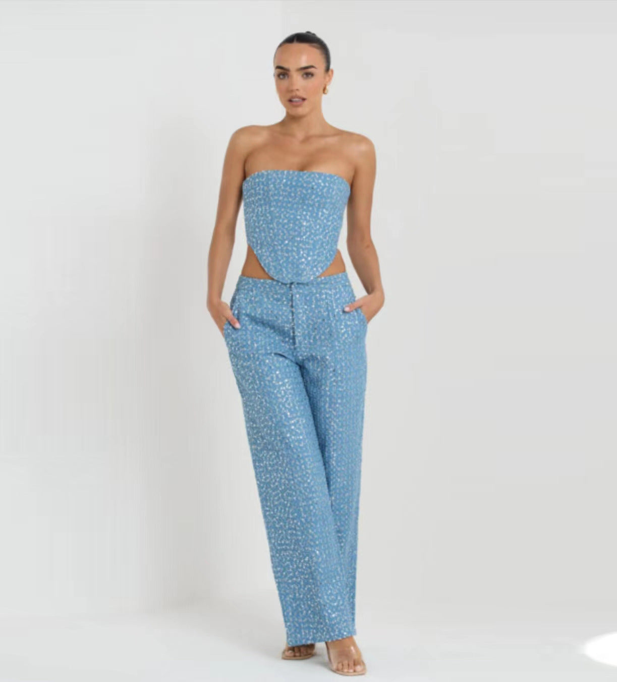 Well Tailored Pants with a Graceful Silhouette