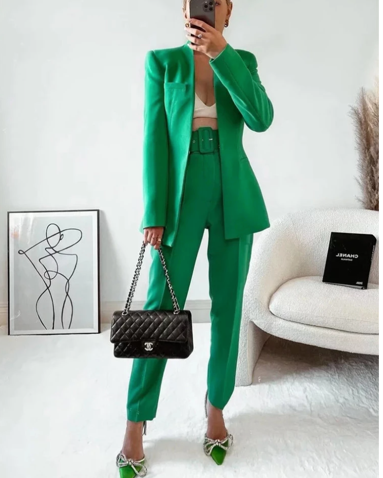 Elegantly Styled Pants for Everyday Wear