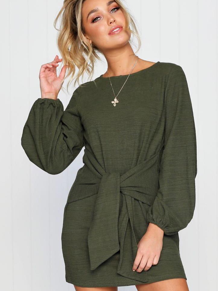 Effortlessly Elegant Dress with a Timeless Design