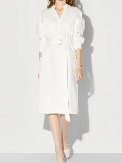 Beautifully Finished Dress in a Timeless Design