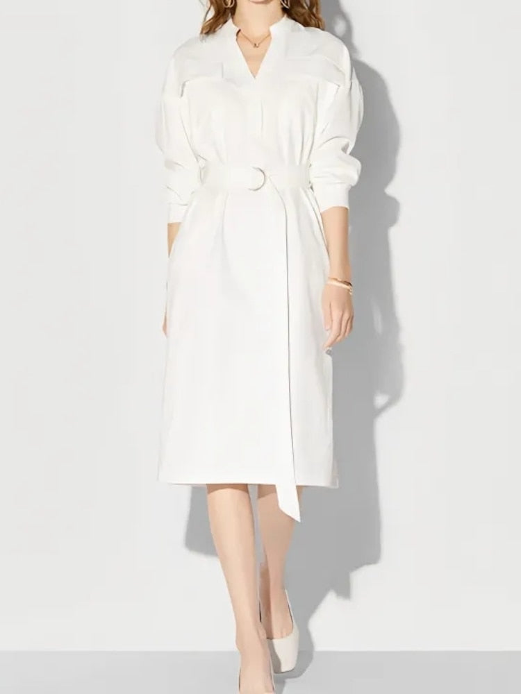 Beautifully Finished Dress in a Timeless Design