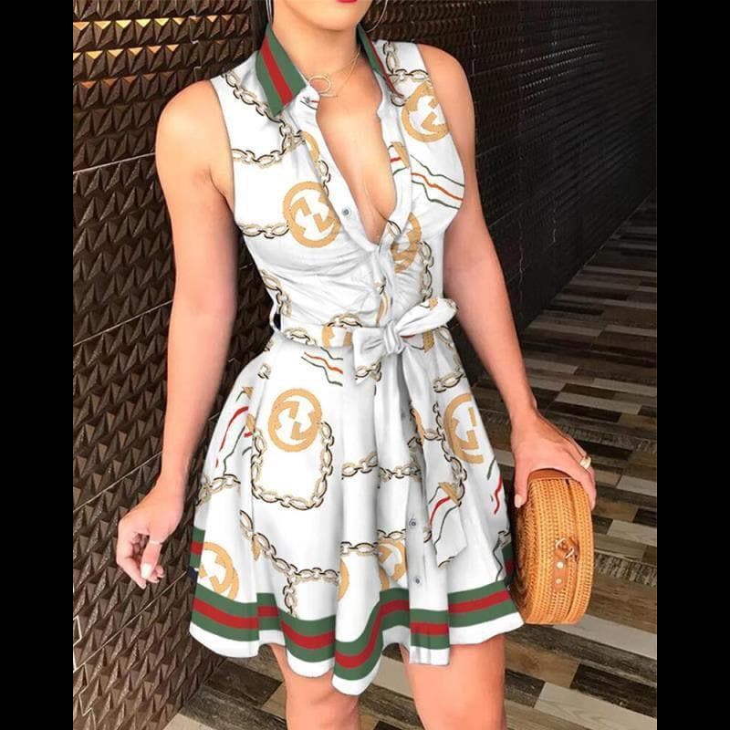 Effortlessly Elegant Dress with a Timeless Design
