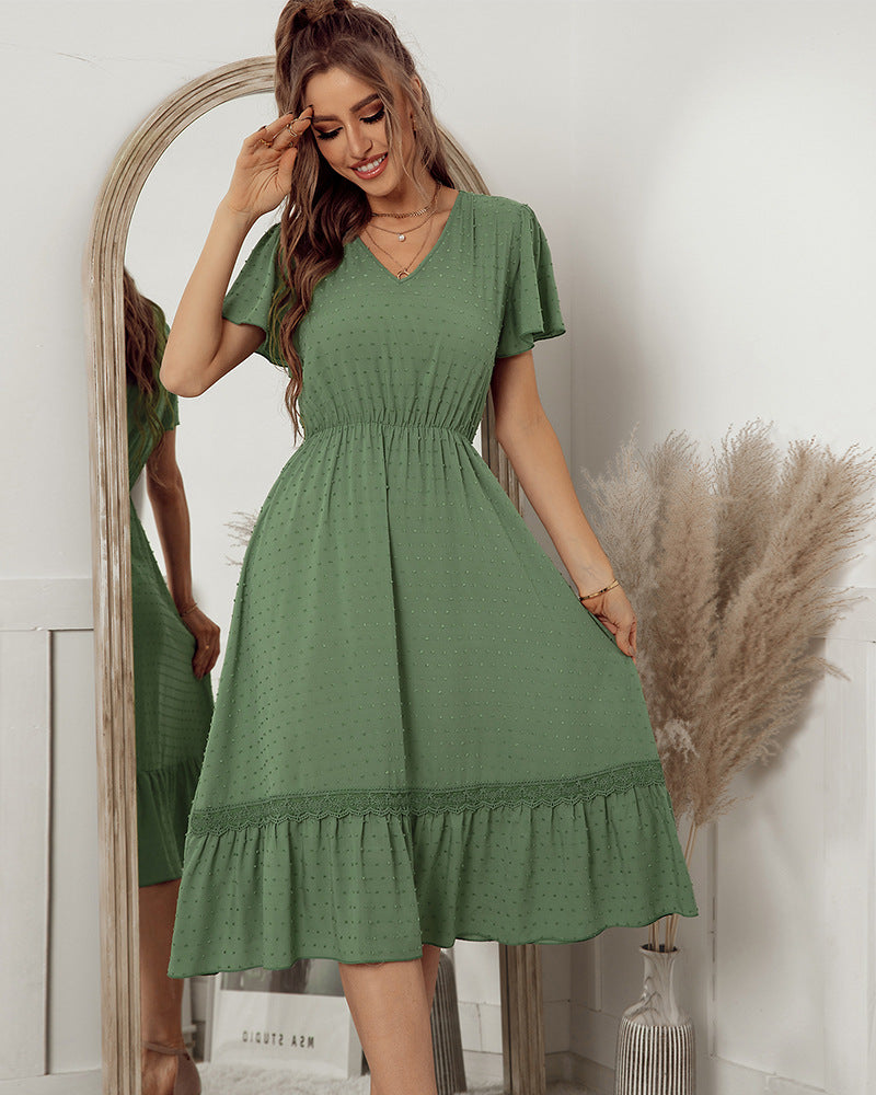 Effortlessly Elegant Dress with a Timeless Design