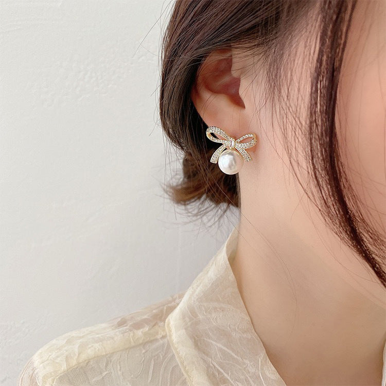 Beautiful Pearl Earring with Unique Style