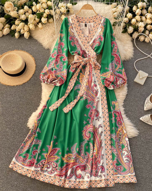 Classic Vintage & Enduringly Stylish Dress